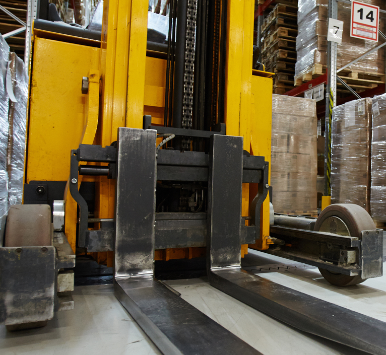 forklift-warehouse-is-left