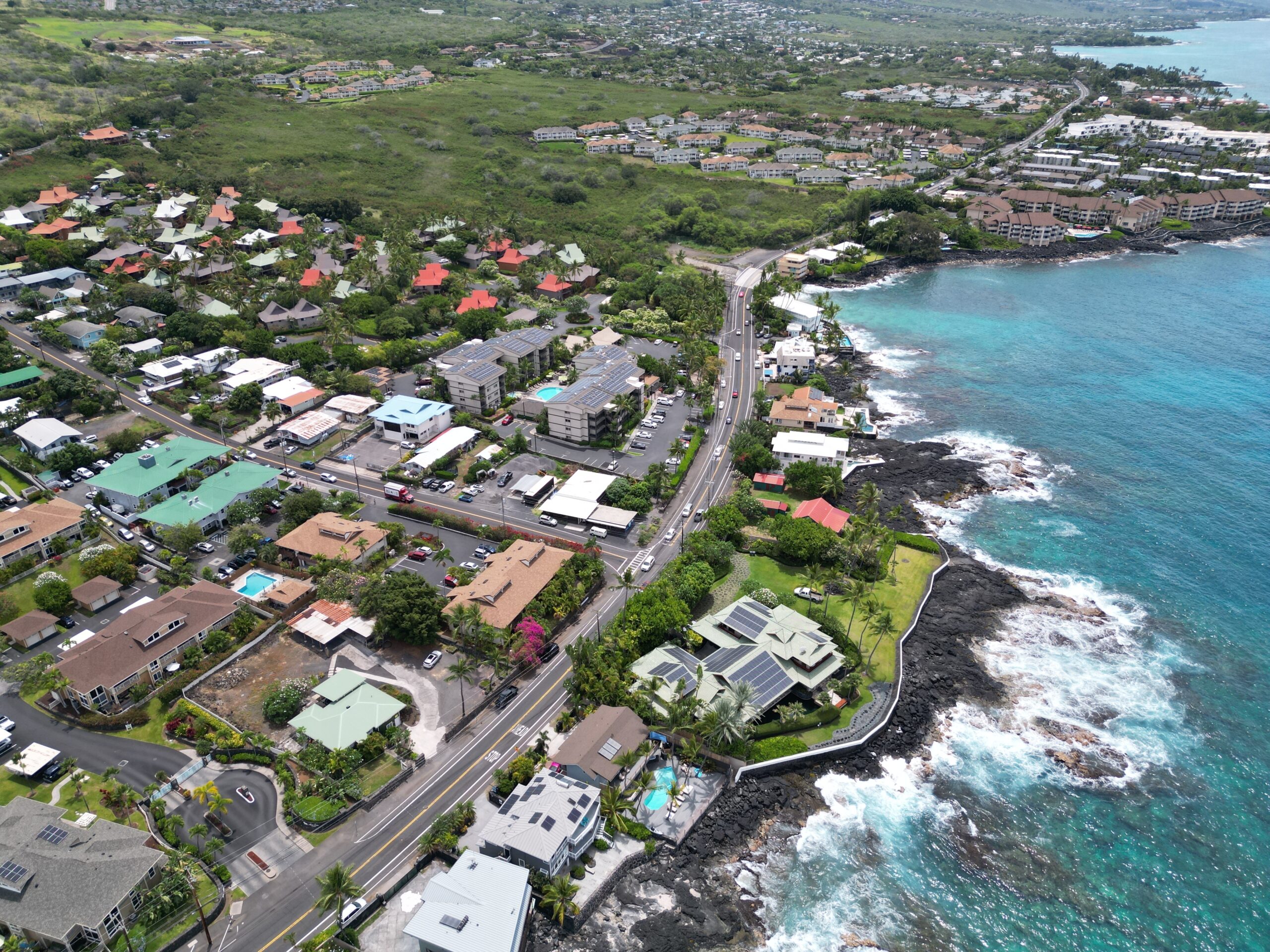 Kailua-kona,On,The,Big,Island,Of,Hawai’i.,Aerial,Along,The Kailua-Kona on the Big Island of Hawai'i